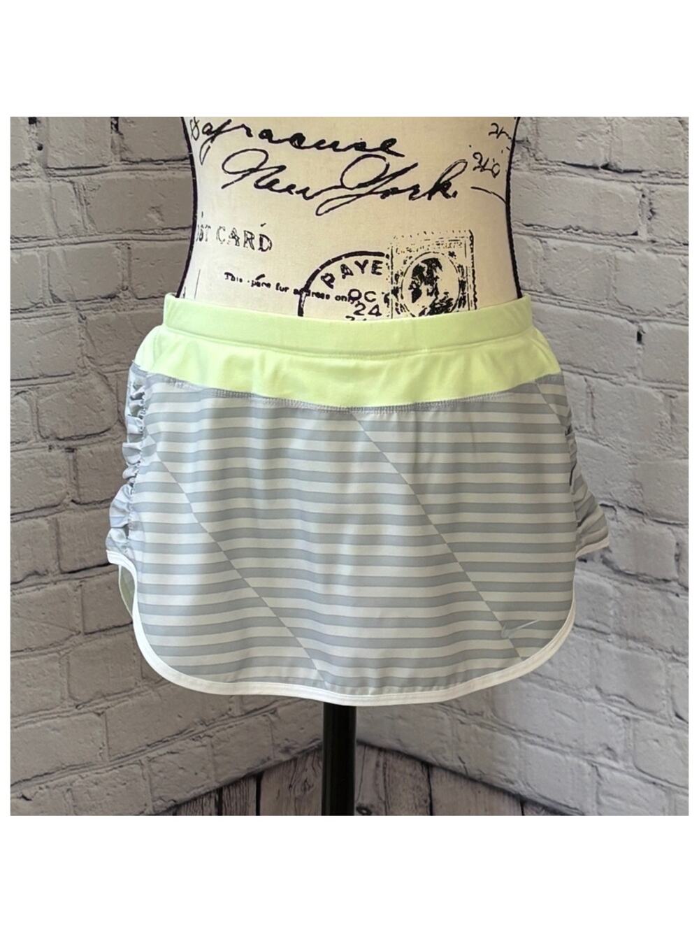 Nike Women’s Striped Running Skort (Size S)